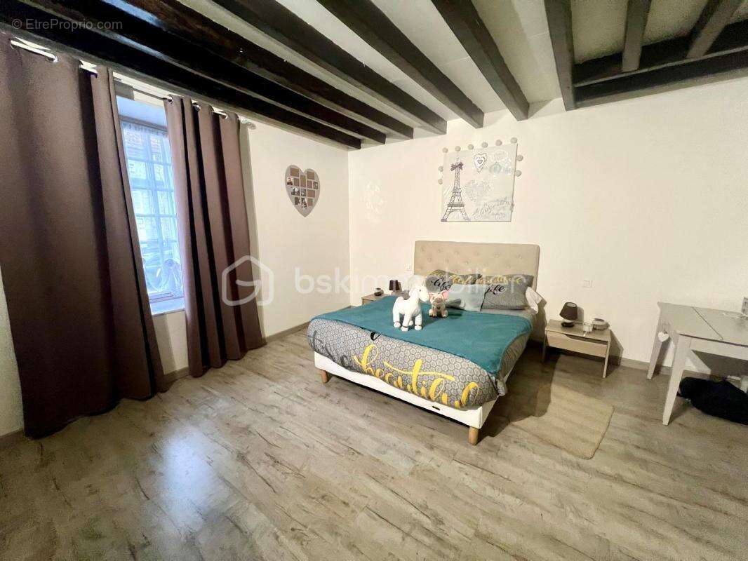 Maison à PRUNAY-LE-GILLON