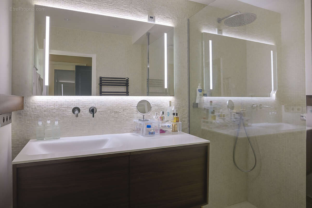Appartement à VALLAURIS