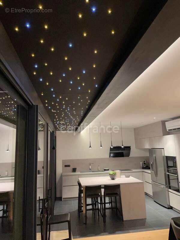 À SAINT MAXIMIN (30) Splendide propriété de 280 m², à 5 min d’Uzès proche de toutes commodités, sur un terrain clos et arboré d’ - photo 16