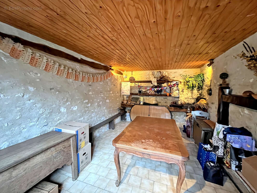 Maison à FOLLAINVILLE-DENNEMONT