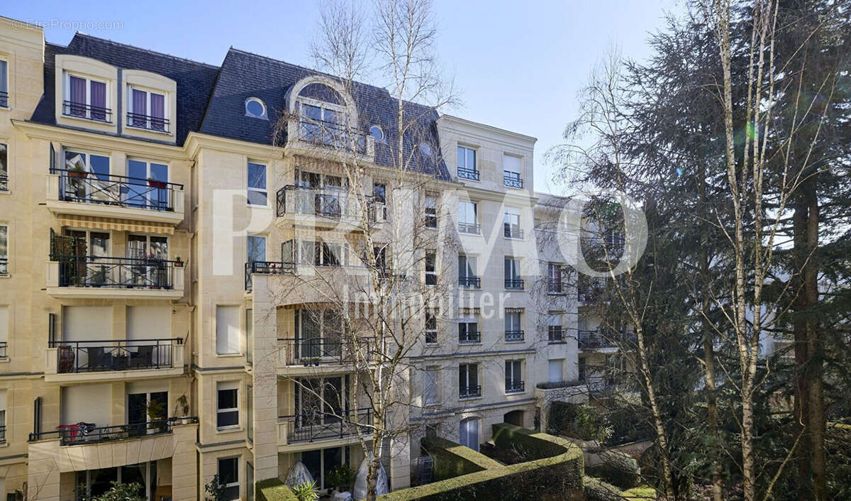 Appartement à LE PLESSIS-ROBINSON