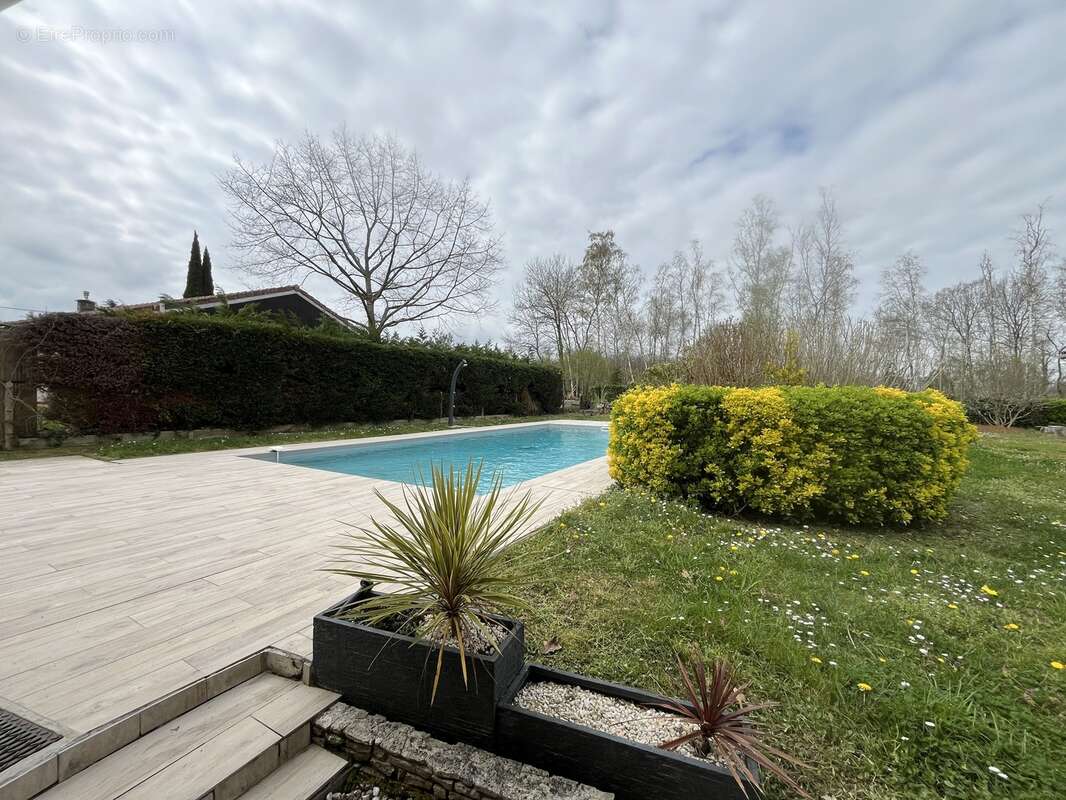 Maison à SAINT-SULPICE-ET-CAMEYRAC