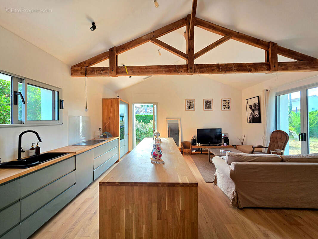 Maison familiale rénovée de 145 m² avec jardin ? Mérignac - photo 4