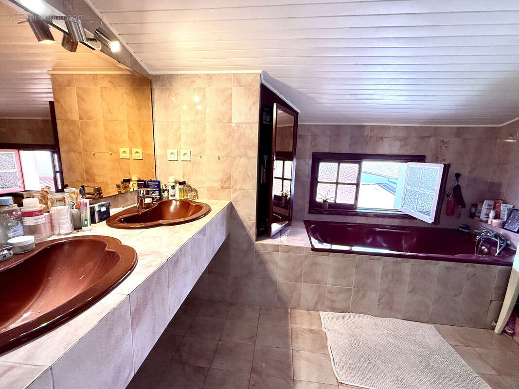 Appartement T3 de 94 m2 avec beau potentiel - photo 11