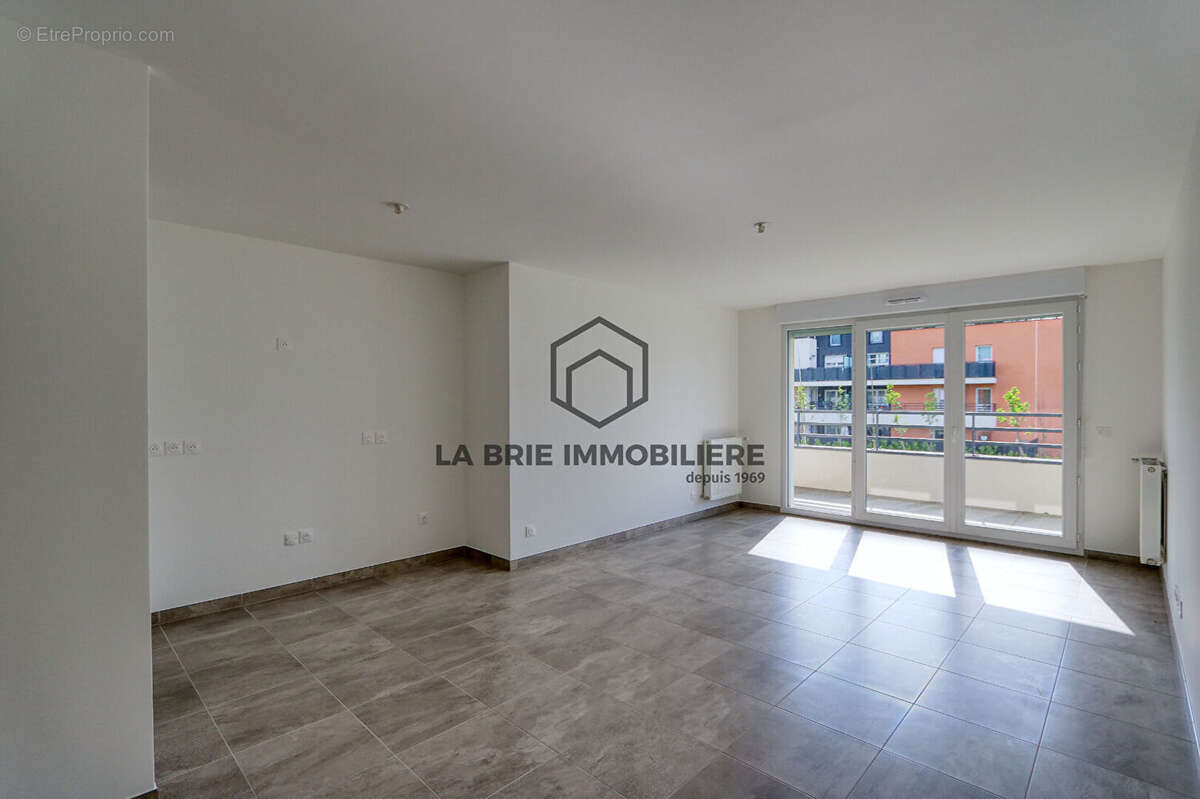 Appartement à EMERAINVILLE