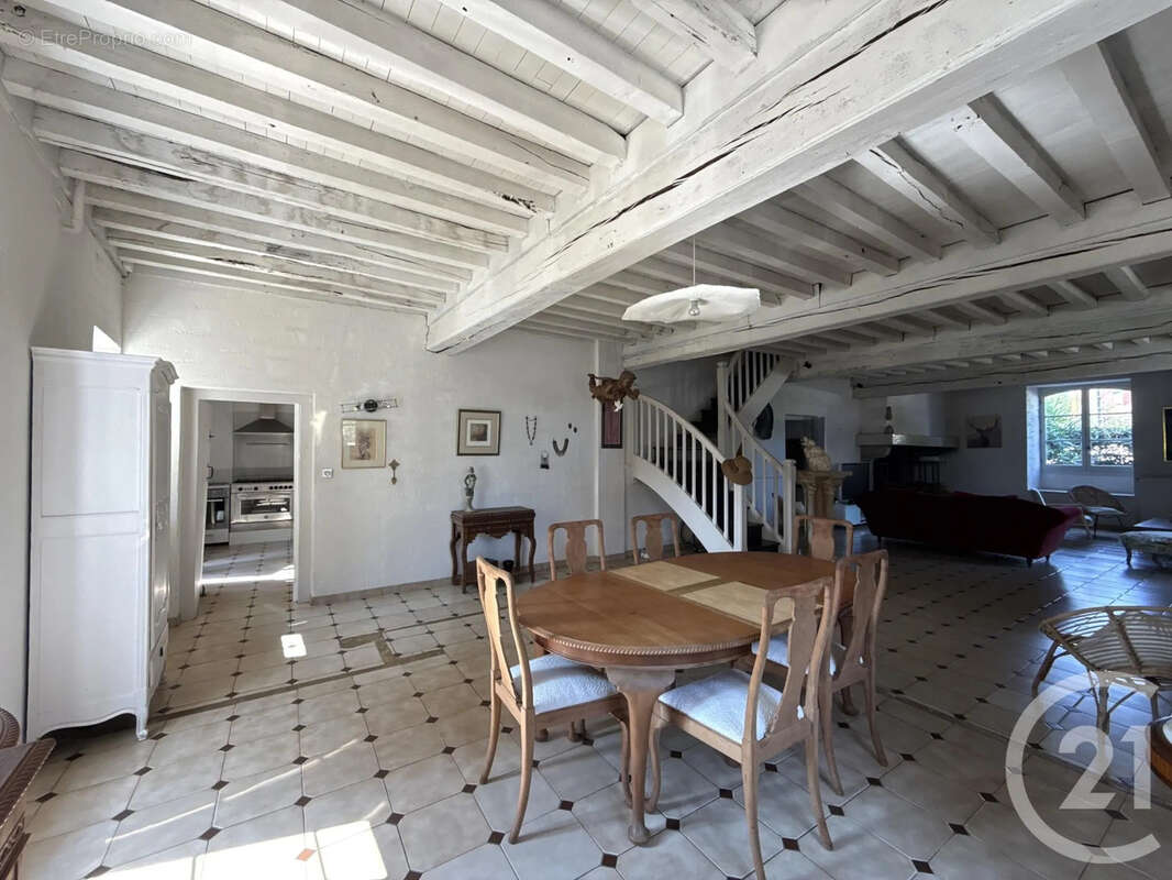 Maison 285 m² à Orthez  - photo 17