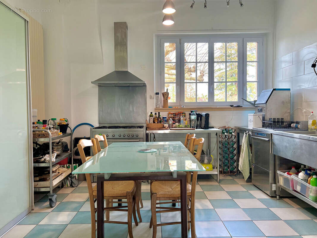 Maison à COUTRAS