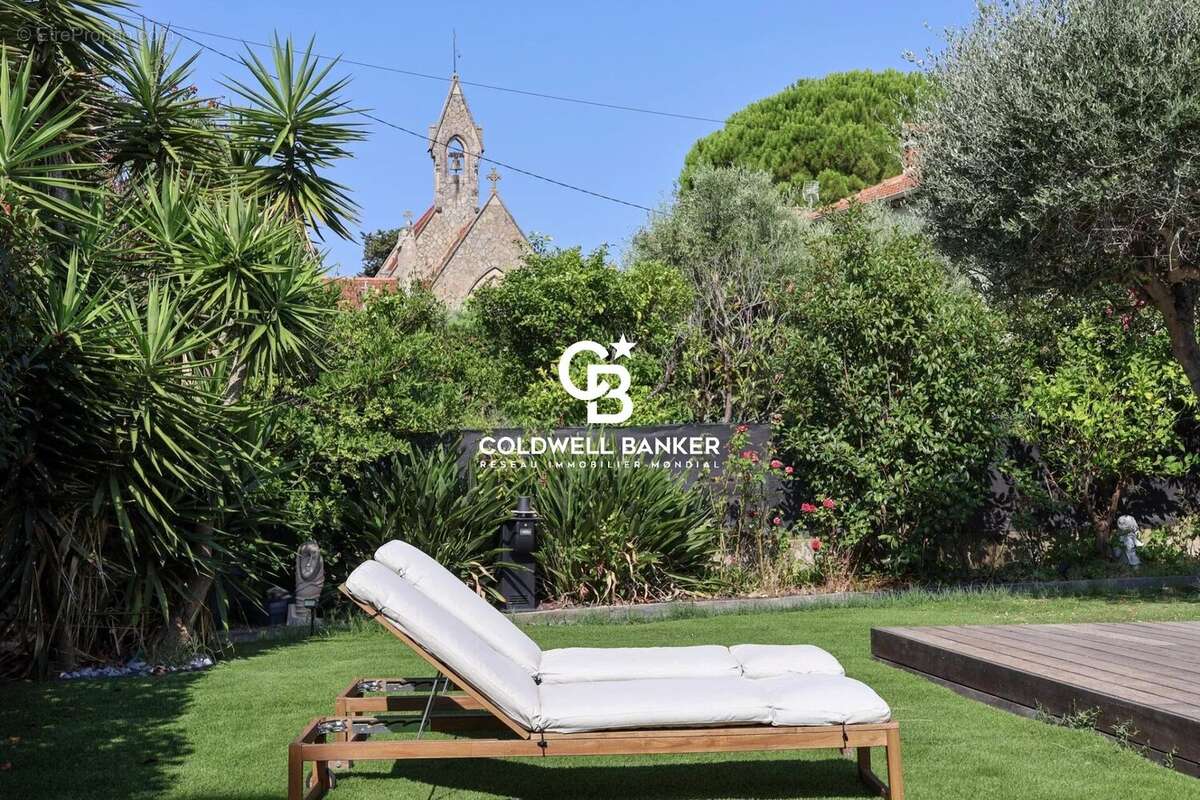 Villa rénovée avec piscine à proximité du centre-ville - 83400 Hyères Les Palmiers - photo 2