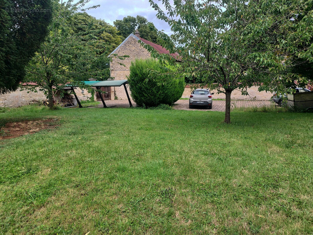 Maison à NESLES-LA-VALLEE