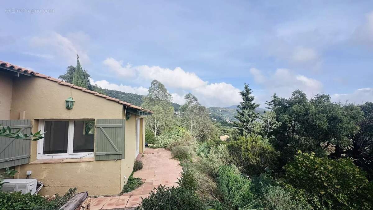 Maison à PLAN-DE-LA-TOUR