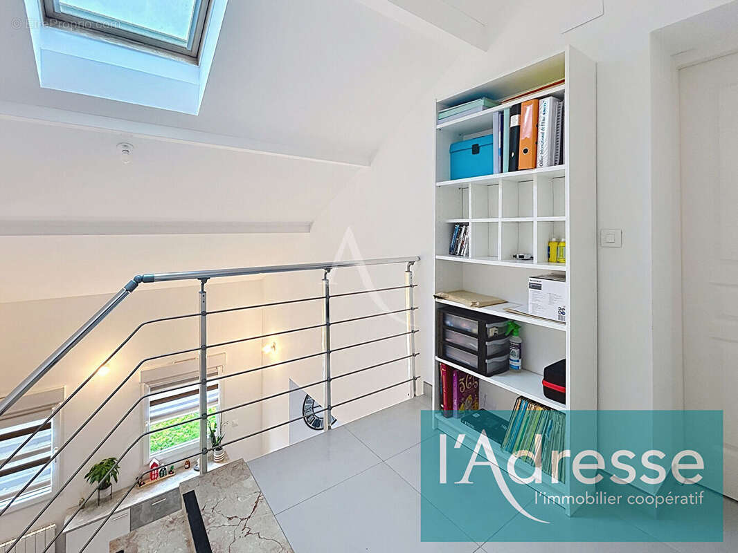 Appartement Sainte Barbe 4 pièces - duplex - deux chambres - cave - stationnements - photo 10