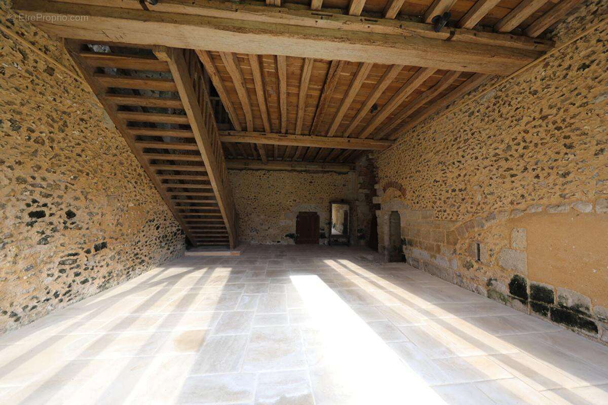 Maison à SAINT-MAURICE-SUR-AVEYRON