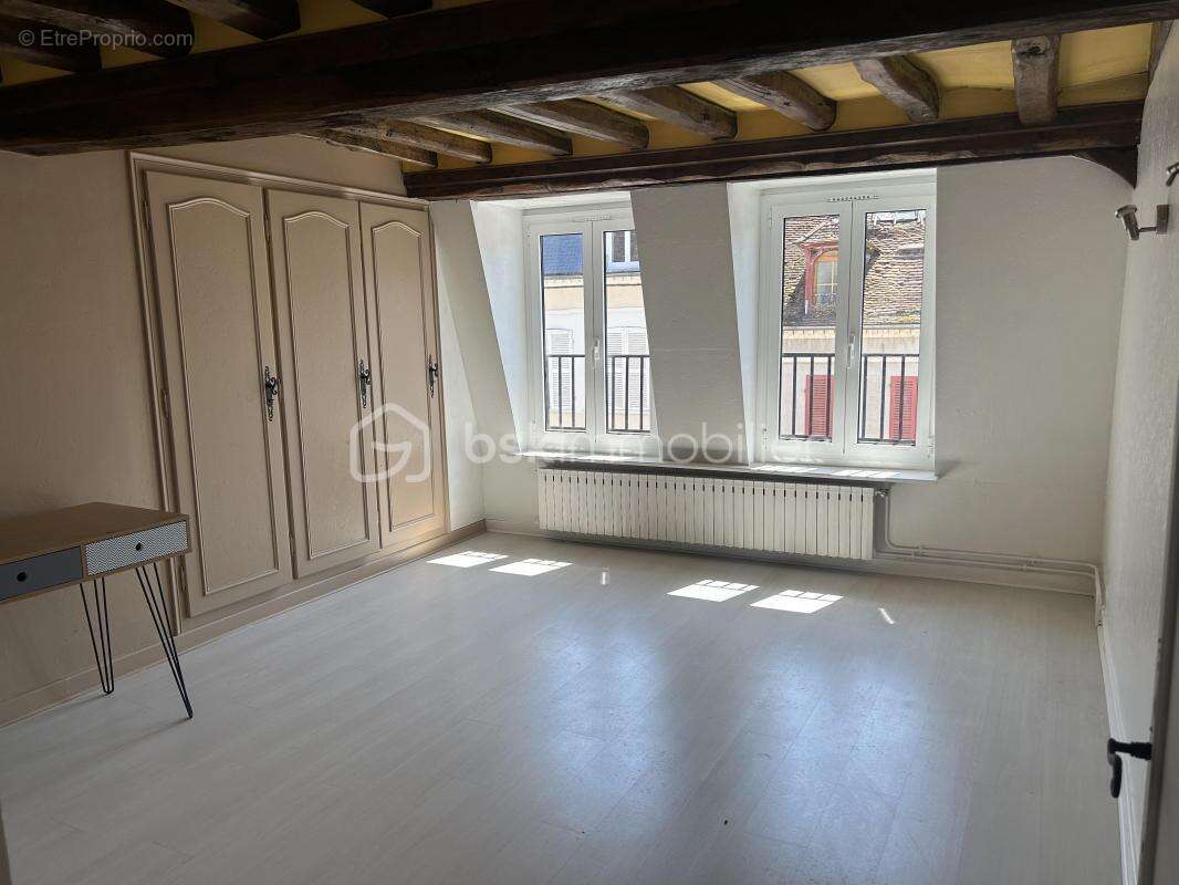 Maison de ville de 102 m² avec cour, dépendance et garage - photo 6