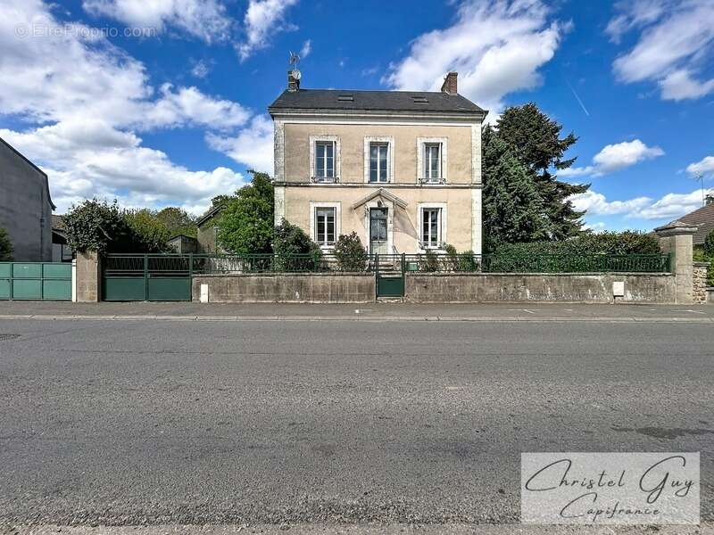 Maison à CHATEAU-DU-LOIR