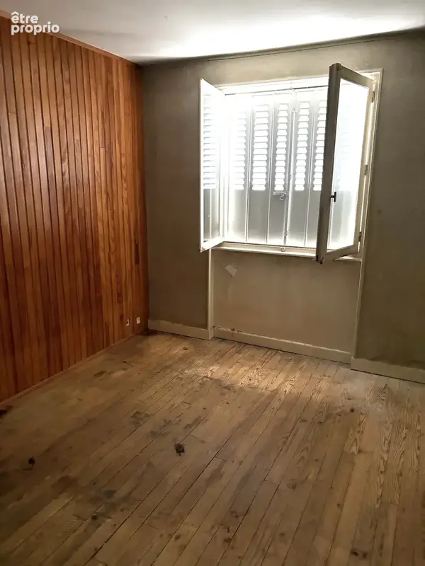 Appartement de 58 m2 à rénover - Garage - photo 2