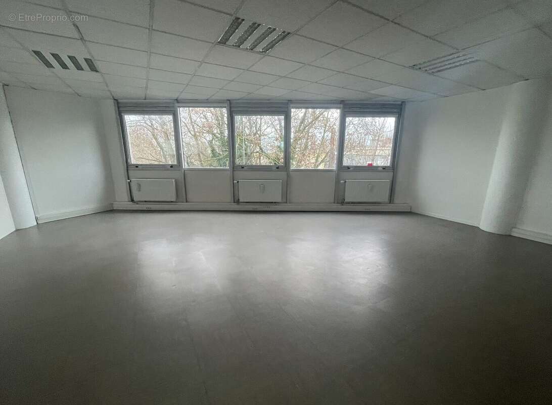 Commerce à NANTERRE