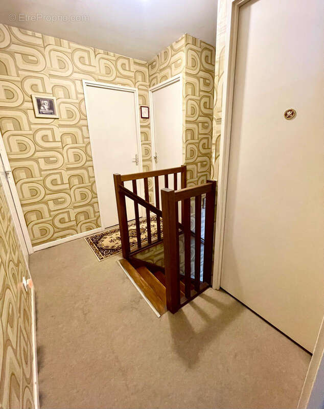 Maison à COMMELLE-VERNAY