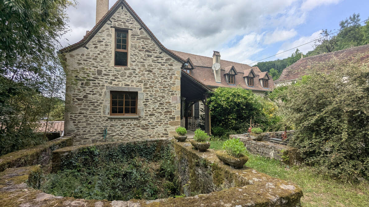 Maison à GAGNAC-SUR-CERE