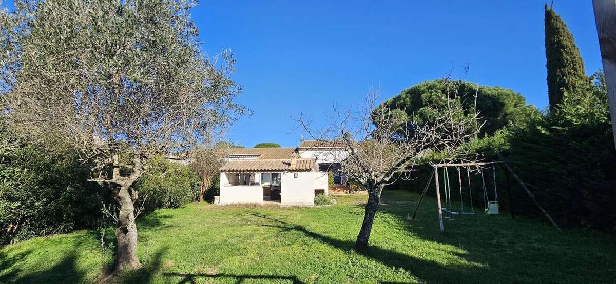 Maison à PUGET-SUR-ARGENS