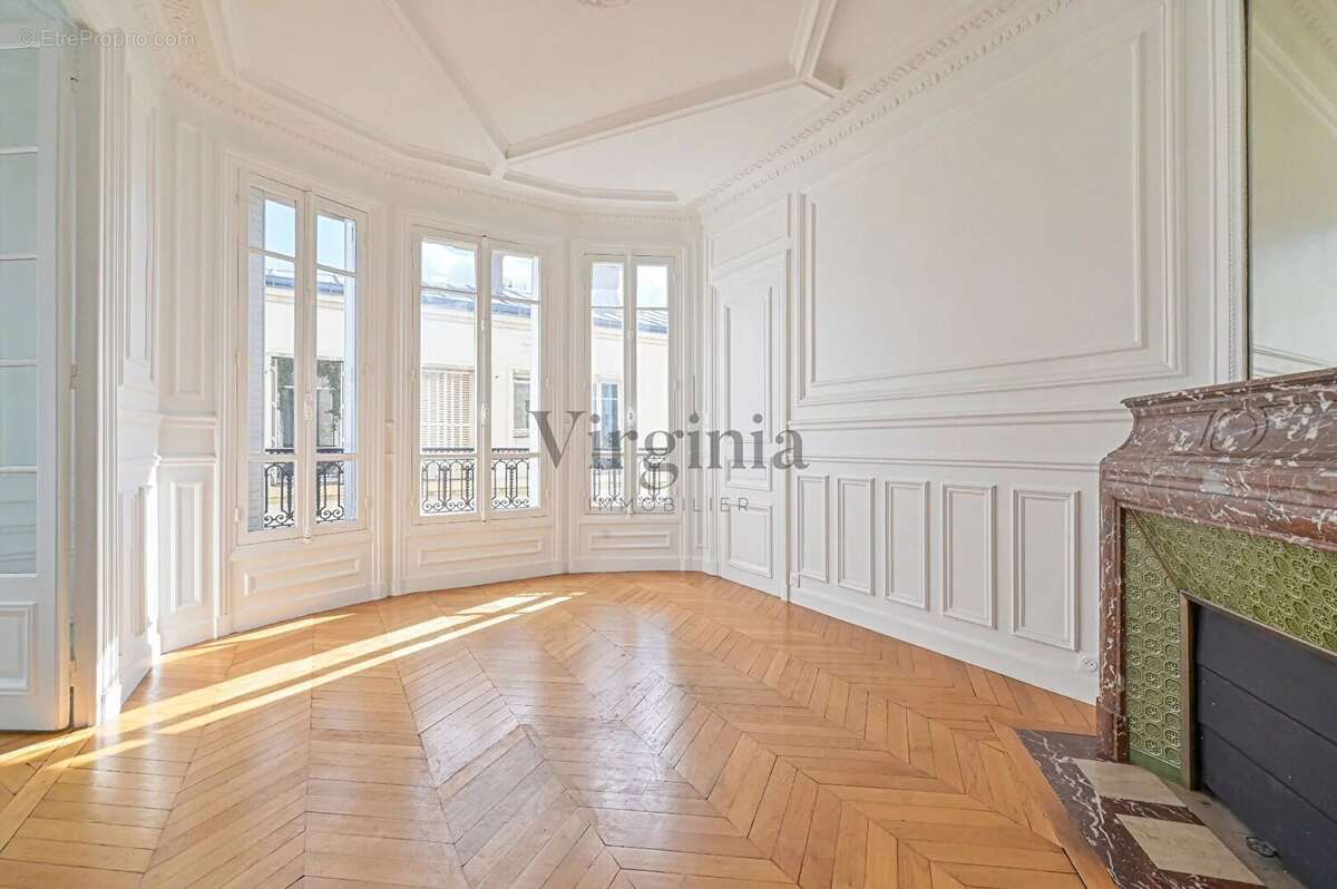 Appartement à CHARENTON-LE-PONT