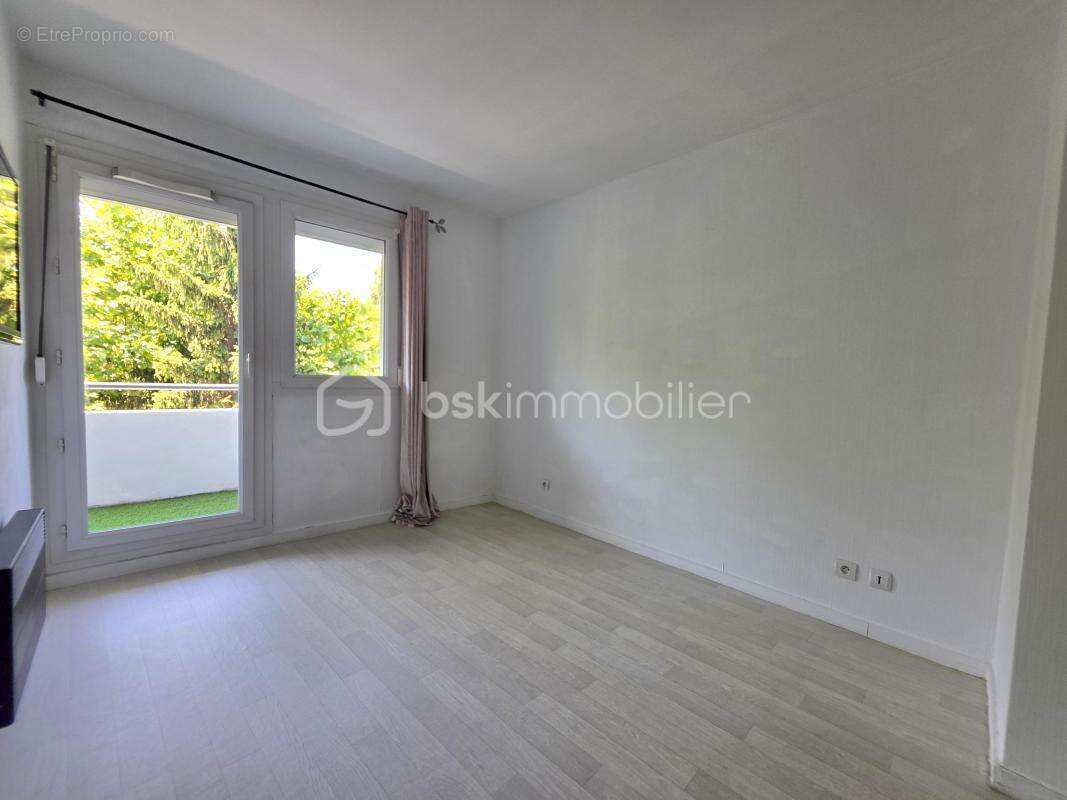 Appartement à DUGNY