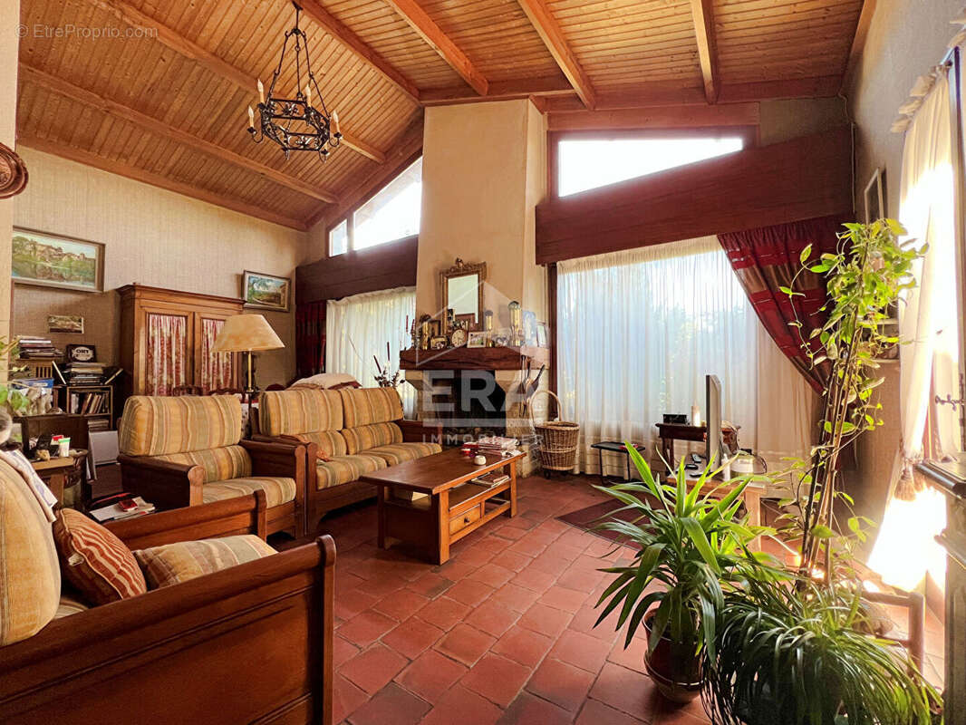 Maison à TROIS-PALIS