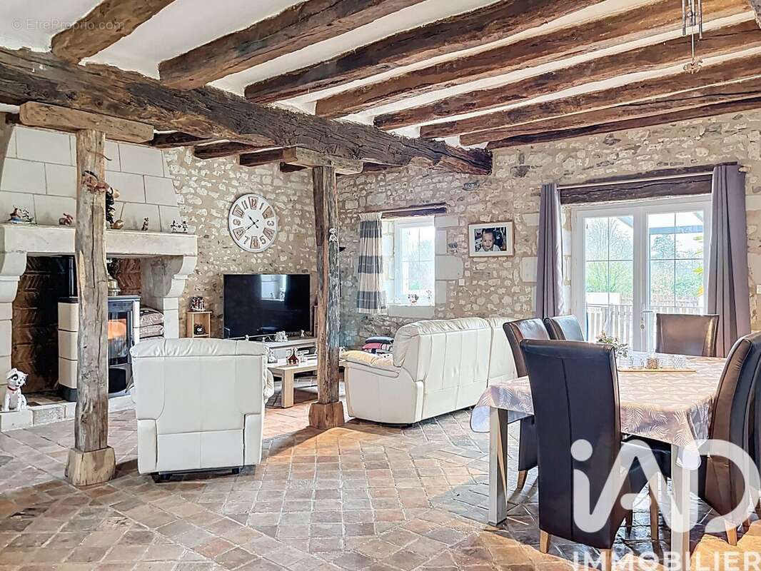 Photo 4 - Maison à DANGE-SAINT-ROMAIN