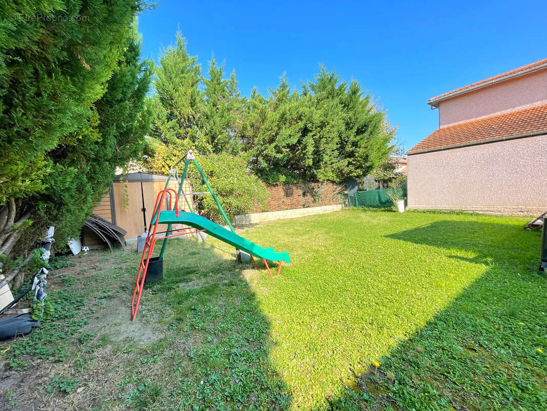 Maison à VAULX-EN-VELIN