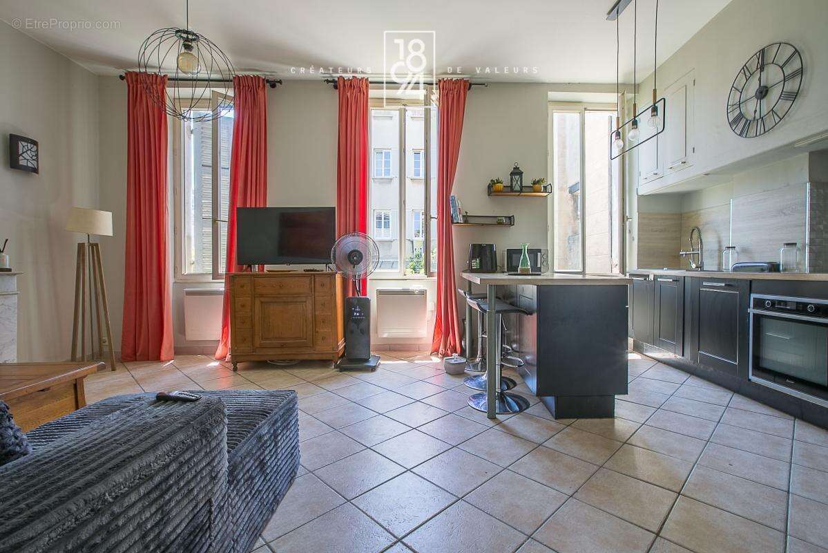 Appartement à MARSEILLE-5E