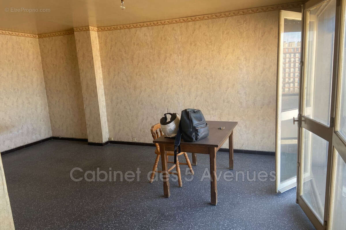 Appartement à MARSEILLE-2E