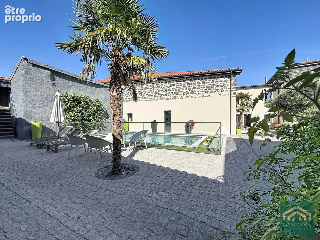 Maison à SAINT-BEAUZIRE