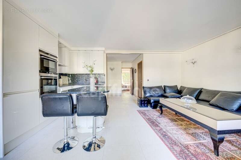 Appartement à NEUILLY-SUR-SEINE