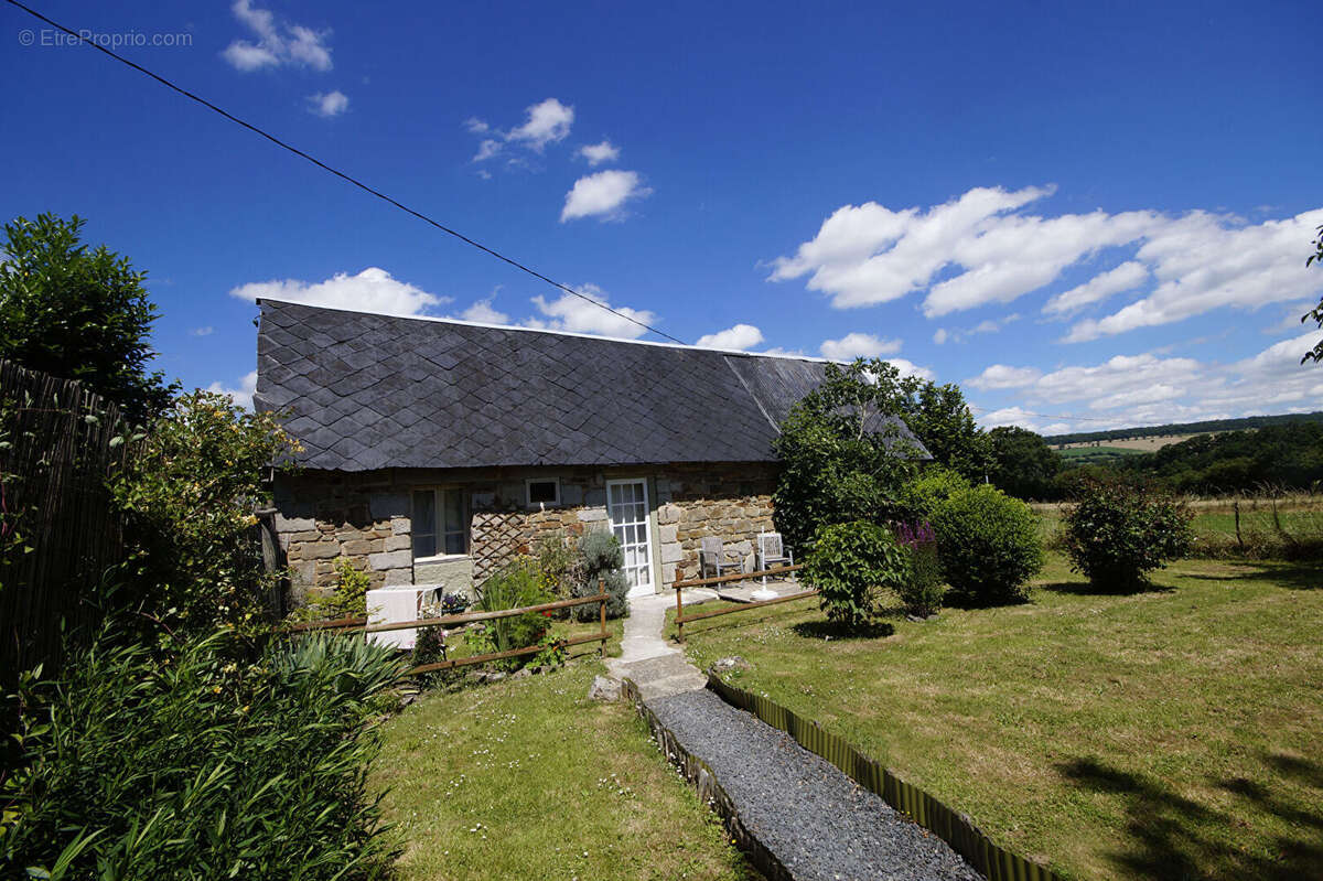 Maison à SAINT-SEVER-CALVADOS