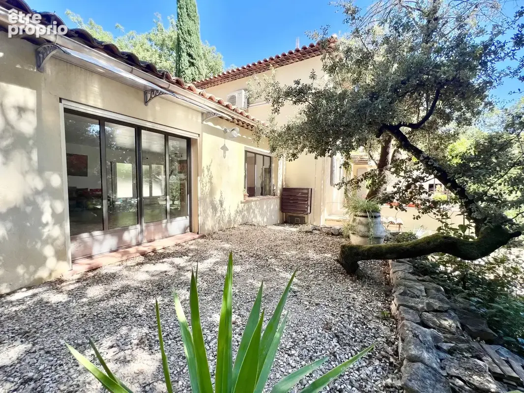 Bastide provençale de charme de 183.51 m² sur 1 980 m² de terrain paysagé avec piscine - photo 28