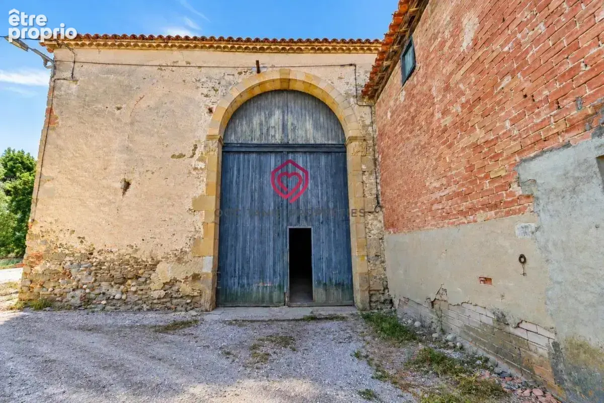 Anciens bâtiments viticoles de caractère offrant un beau potentiel - photo 5