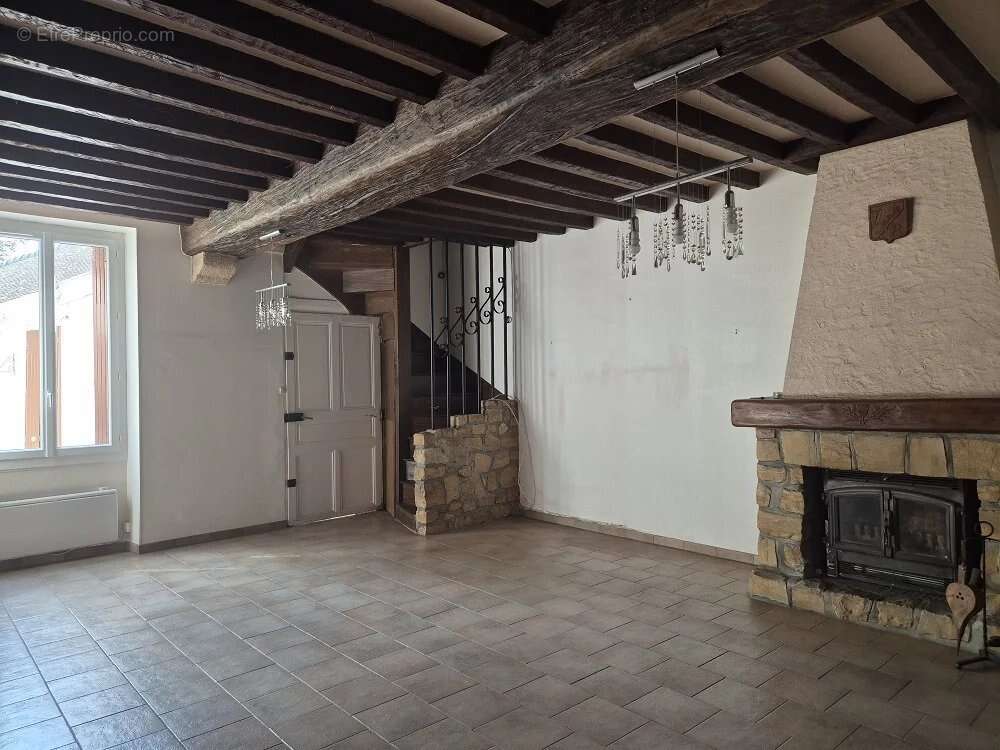 Maison à BEAUNE-LA-ROLANDE