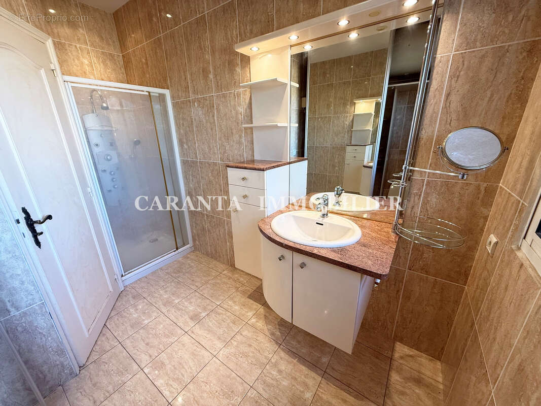 Vente appartement 3 pièces Sainte-Maxime à rénover - photo 5