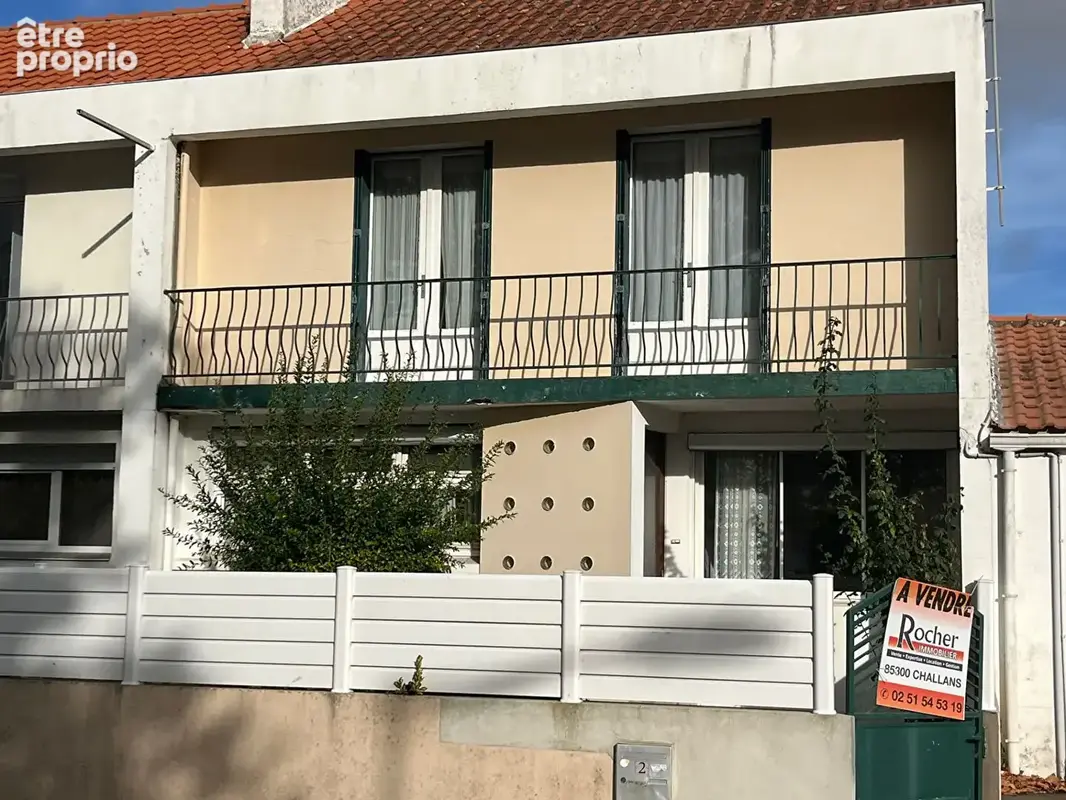 Challans au coeur du centre ville -  5 pièces - 79 m2 - terrain 227 m² - photo 1