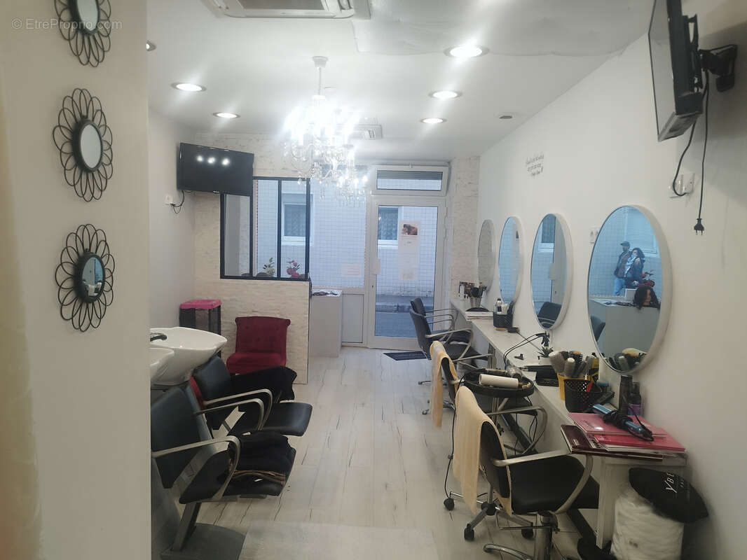 Commerce à PARIS-20E