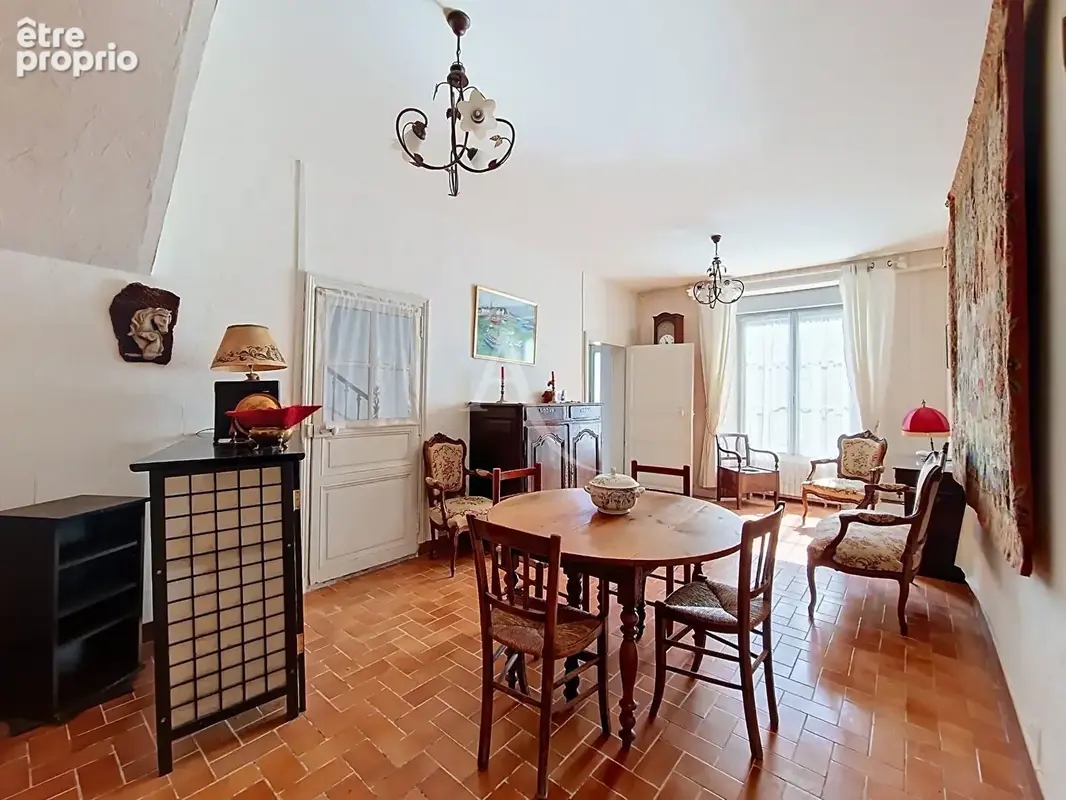 Immeuble de caractère avec appartement familial et local commercial loué - photo 4