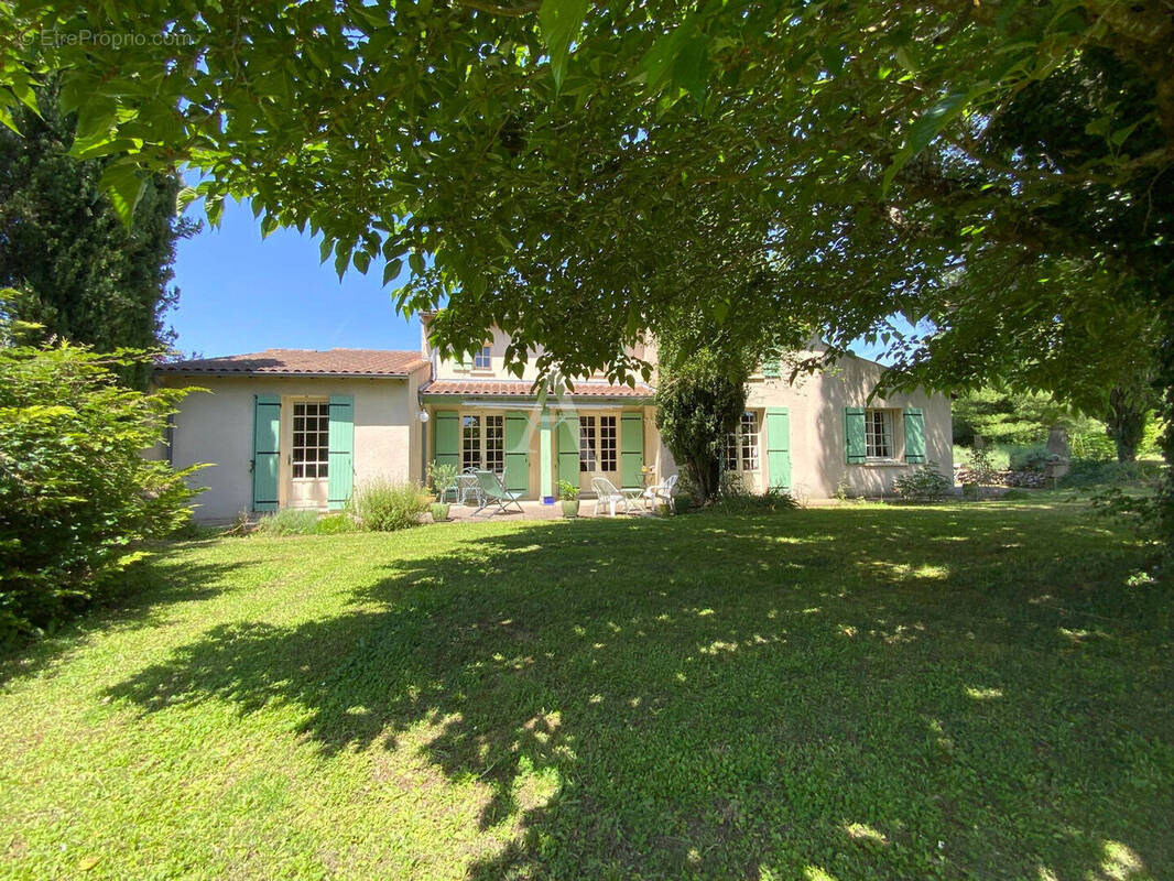 Maison à SAINT-GEORGES-ANTIGNAC