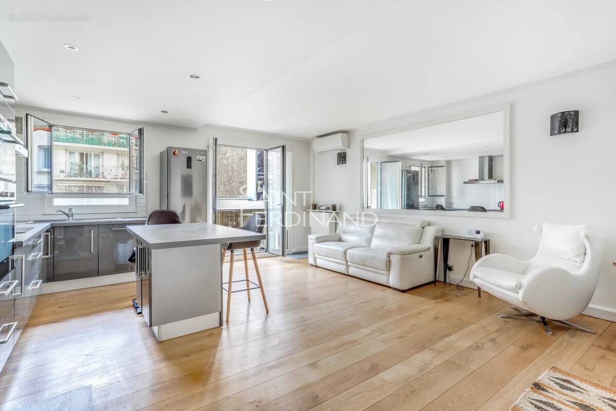 Appartement à NEUILLY-SUR-SEINE