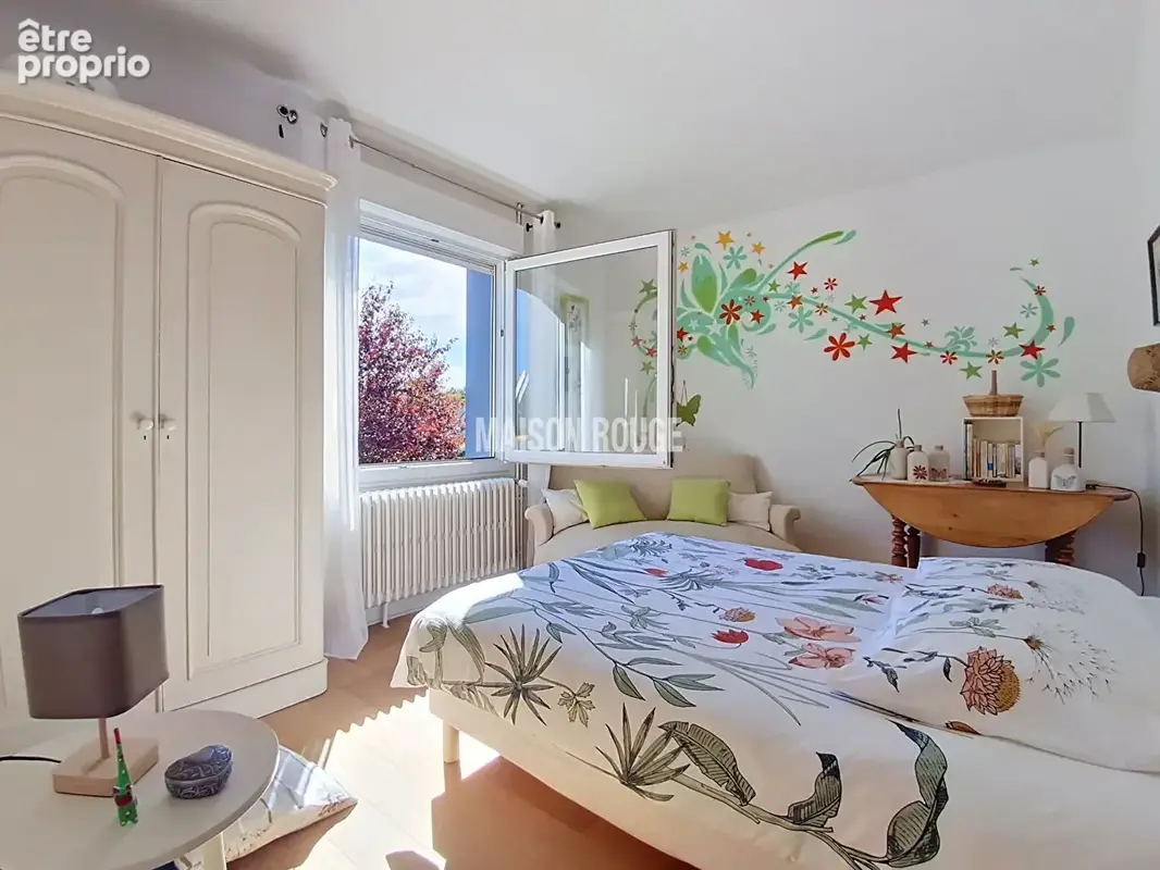 Élégante maison familiale rénovée, cinq chambres, jardin paysager - Coup de coeur assuré - LANGUEUX - photo 13