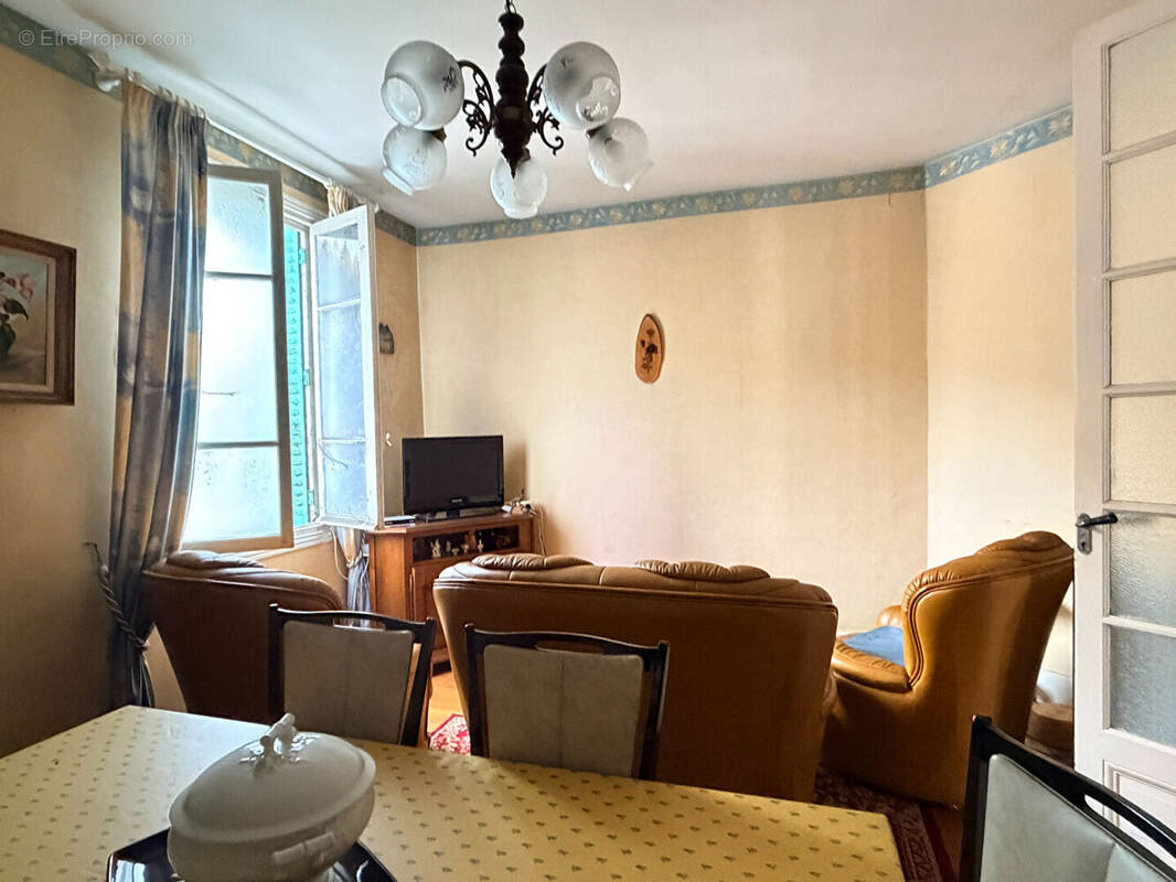 Maison à SAINT-GERMAIN-DE-JOUX