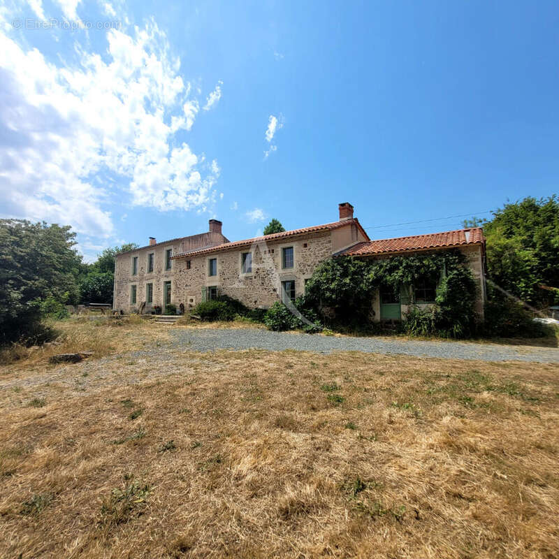 Maison à LE CHAMP-SAINT-PERE