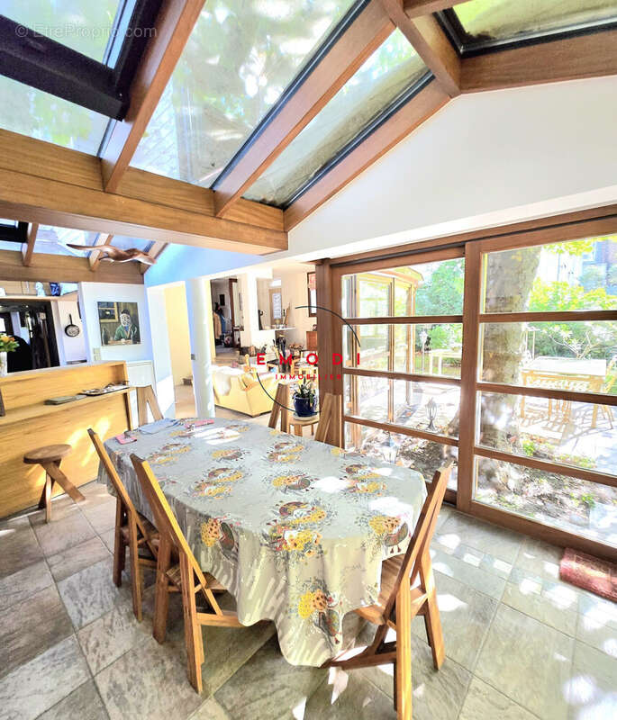 Maison à SAINT-MAUR-DES-FOSSES