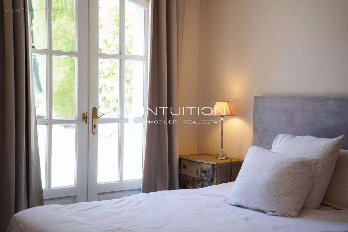 Mougins - Les Colles : Propriété de prestige avec vue panoramique sur le village - photo 34