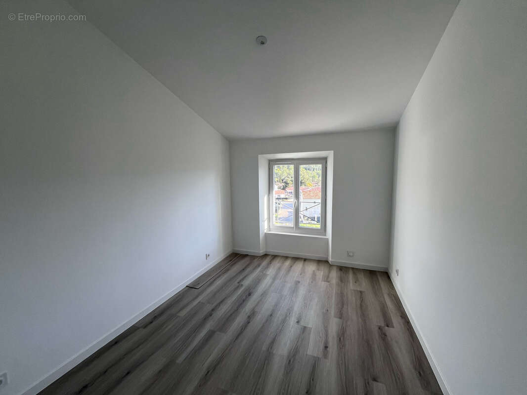Tres beau t3 traversant dernier etage carnoules - photo 7