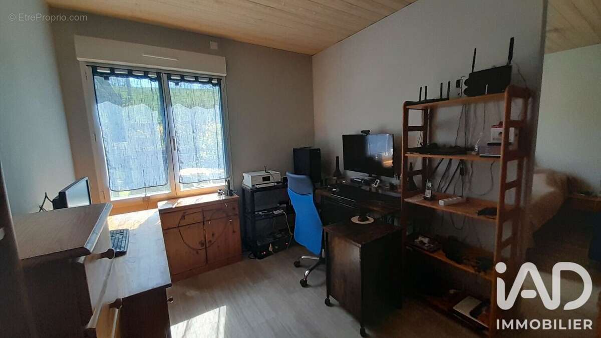 Photo 8