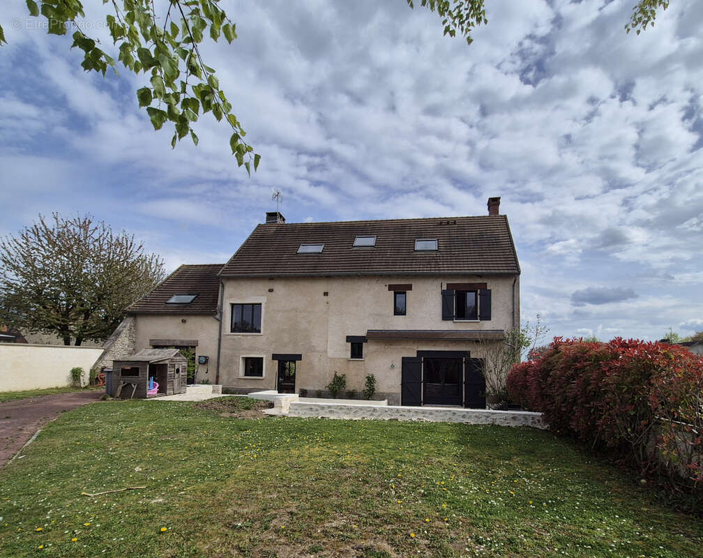 Maison à THOIRY
